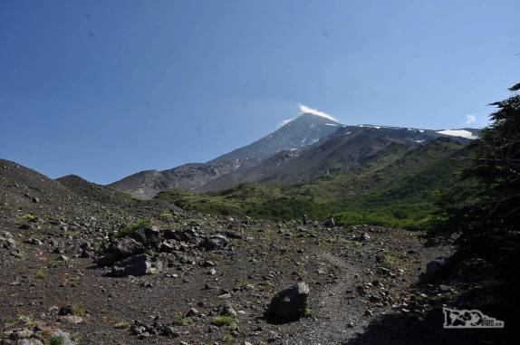 Parte final da trilha, retornando do cume do vulcão Lanín, na região de Junín de Los Andes, no sul da Argentina